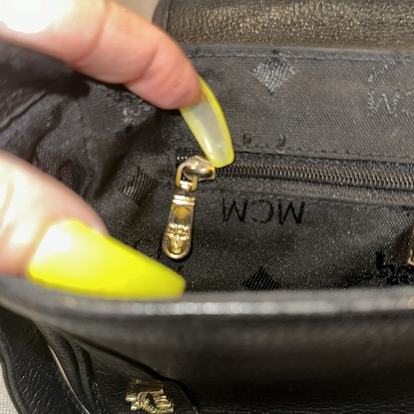 MCM authentic sling bag made in Germany in EUC minor tarnish ON gold metal - Picture 9 of 11